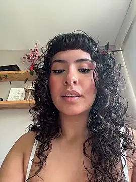 SugarTroubl33 online show from June 10, 2:16 pm
