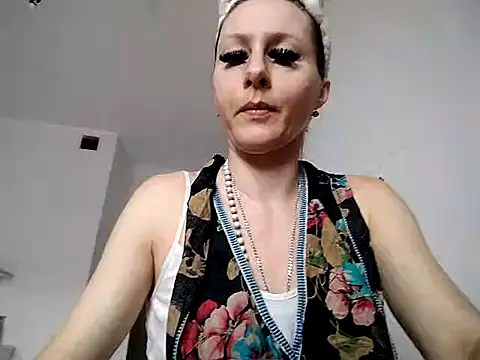 Anneta280671 online show from July 6, 9:47 am