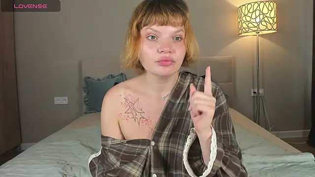 babyyullii online show from July 28, 2:09 am