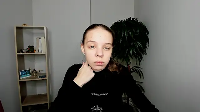 CorazonKlann online show from October 29, 11:36 am