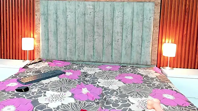 Katrina London online show from November 22, 9:28 pm