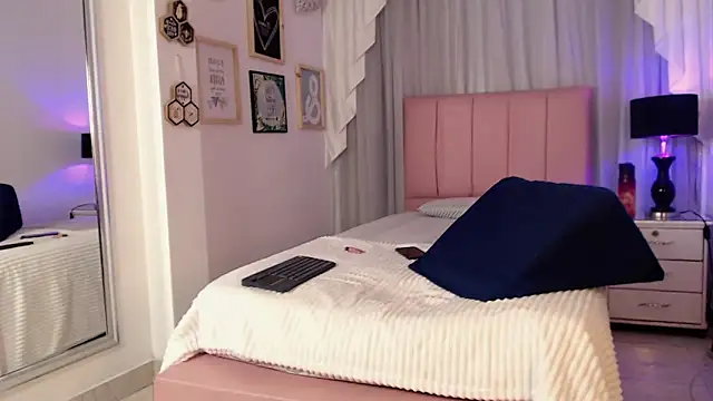 SashaMorel online show from October 30, 12:39 pm