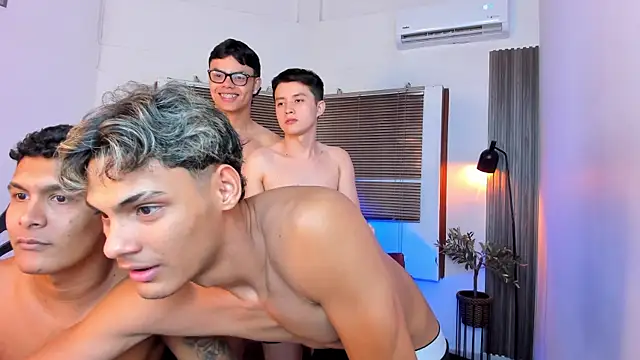 Amazing BoysW online show from June 10, 8:51 pm