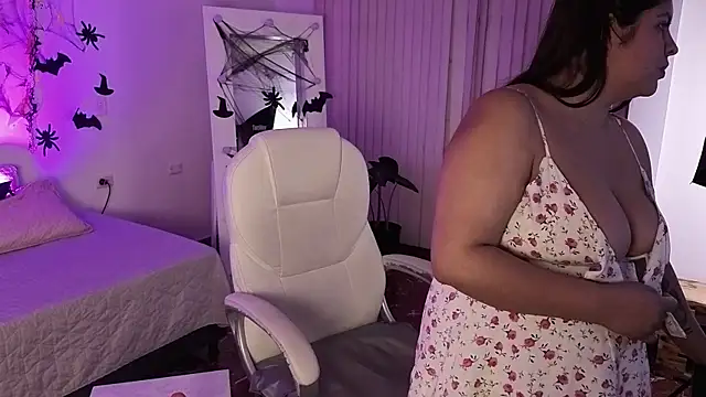 lexy 25 online show from October 31, 6:39 am