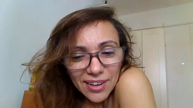 loveryvicky online show from April 4, 4:17 pm