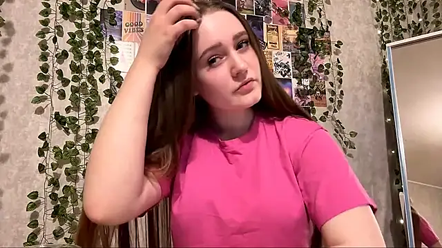 lily more online show from November 11, 1:30 pm