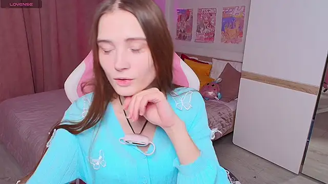 Hana Flo  online show from November 24, 1:57 pm