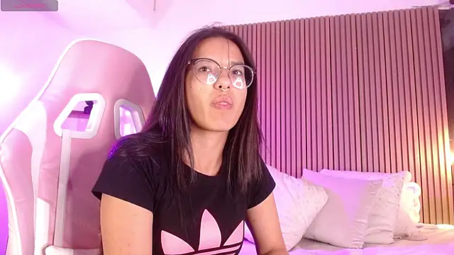 Skay bluee online show from November 4, 12:54 pm