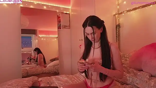 SpicyLunaaa online show from February 19, 5:45 pm