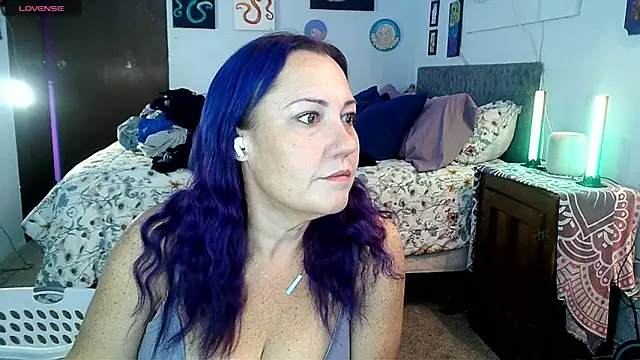 kristallic online show from December 15, 5:40 pm