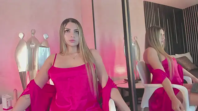 imVictoria  online show from November 4, 9:20 pm