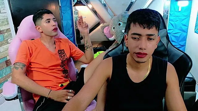 darwinandbrayann online show from November 26, 3:29 am