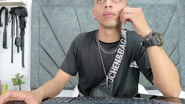 DamianandEva online show from February 14, 12:40 pm