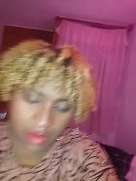 EvonyFoxxx online show from December 14, 1:22 am