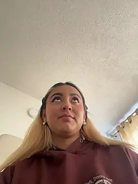 Elina Hills online show from January 14, 7:08 pm