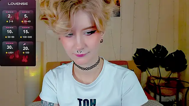 Angel Julles online show from November 8, 1:32 am