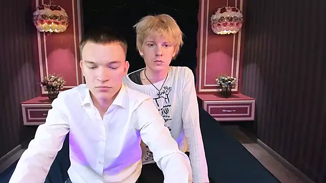 Kevin Derek online show from October 31, 8:02 pm