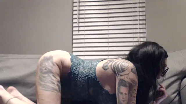 Holyplastic online show from November 14, 1:27 am