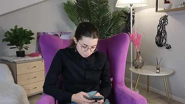 TalishaParadee online show from October 31, 11:47 am