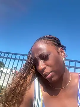 MadameMuse online show from April 17, 2:30 pm