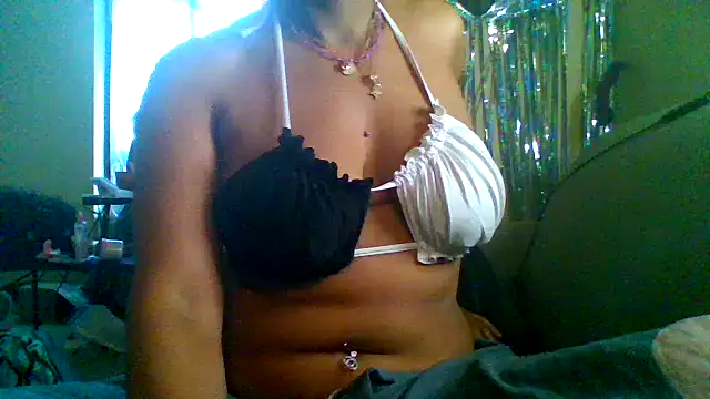 Juicyapplecandy online show from November 8, 7:30 pm