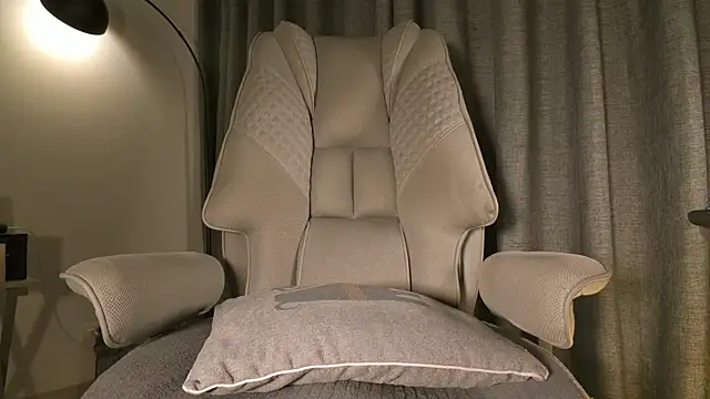 lianewhite online show from April 13, 1:29 am