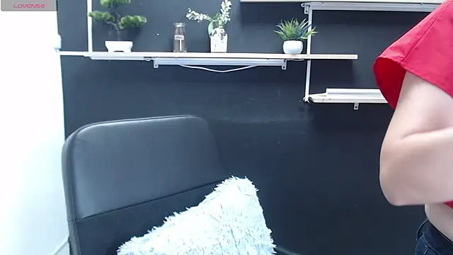 Lauryn Jones online show from June 17, 7:48 pm