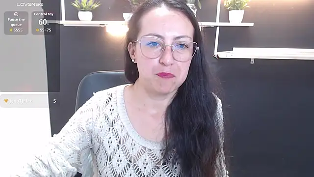 Lauryn Jones online show from April 14, 8:09 pm