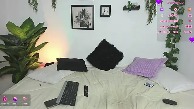 Evelyn R  online show from February 16, 11:59 pm