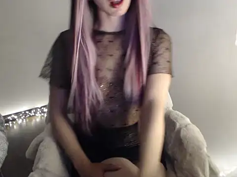 Elyara- online show from February 26, 9:03 pm