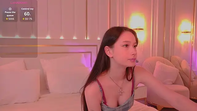 GladysMoore online show from November 3, 2:43 pm