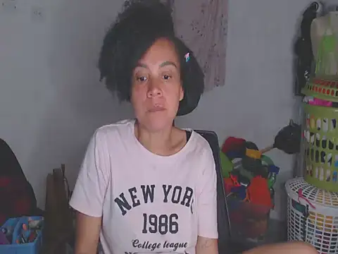 shayna cute online show from May 15, 2:38 am
