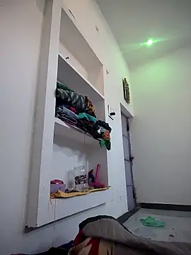 Simmy hot online show from December 17, 4:05 am