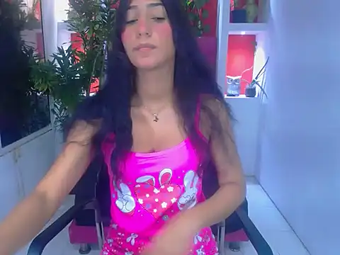 LuluXwithy online show from November 5, 10:15 pm