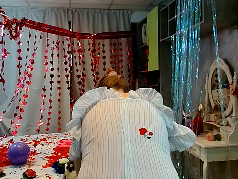 AnneDevrim online show from February 14, 10:28 am