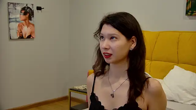 SaraDenars online show from December 4, 5:42 am