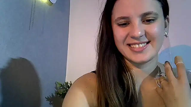 KiraHoney online show from November 20, 8:54 pm