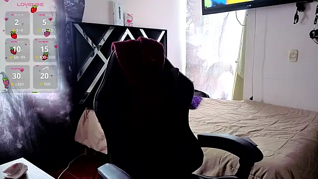 Zooee 01 online show from December 16, 4:02 pm