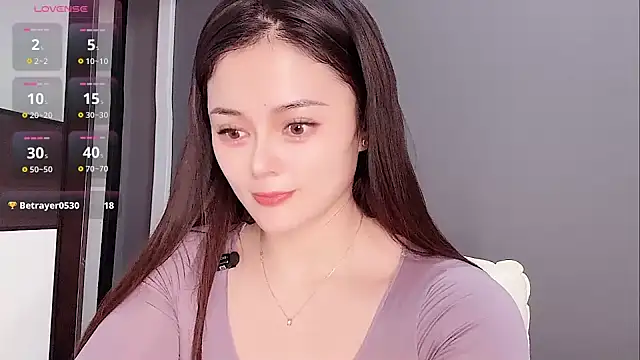 Yesenia- online show from November 20, 2:29 pm