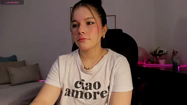 violettabond online show from November 12, 12:58 pm