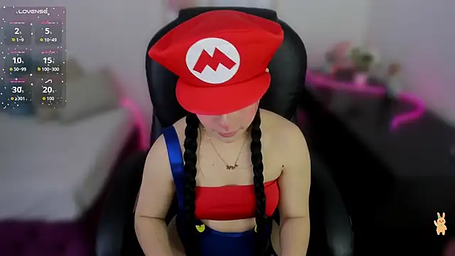 violettabond online show from November 15, 1:01 pm