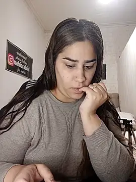 nahiarabiel33 online show from June 13, 7:22 pm