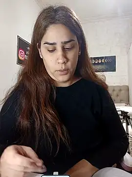 nahiarabiel33 online show from July 4, 5:20 pm