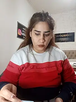 nahiarabiel33 online show from June 8, 4:19 pm