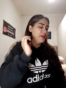 nahiarabiel33 online show from June 30, 7:46 pm