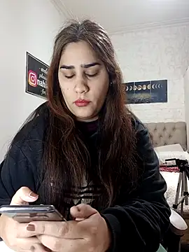 nahiarabiel33 online show from June 26, 7:48 pm