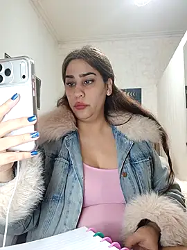nahiarabiel33 online show from July 16, 6:12 pm