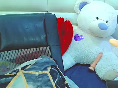 NharaBigCock online show from February 18, 7:35 pm