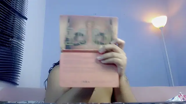 Dulcineaa  online show from December 2, 8:11 pm