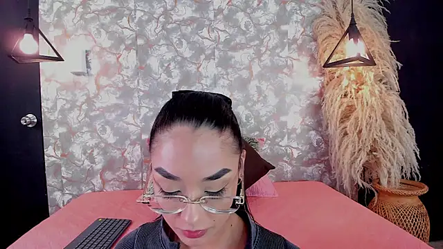 Mia-Rousse1 online show from November 16, 7:36 pm